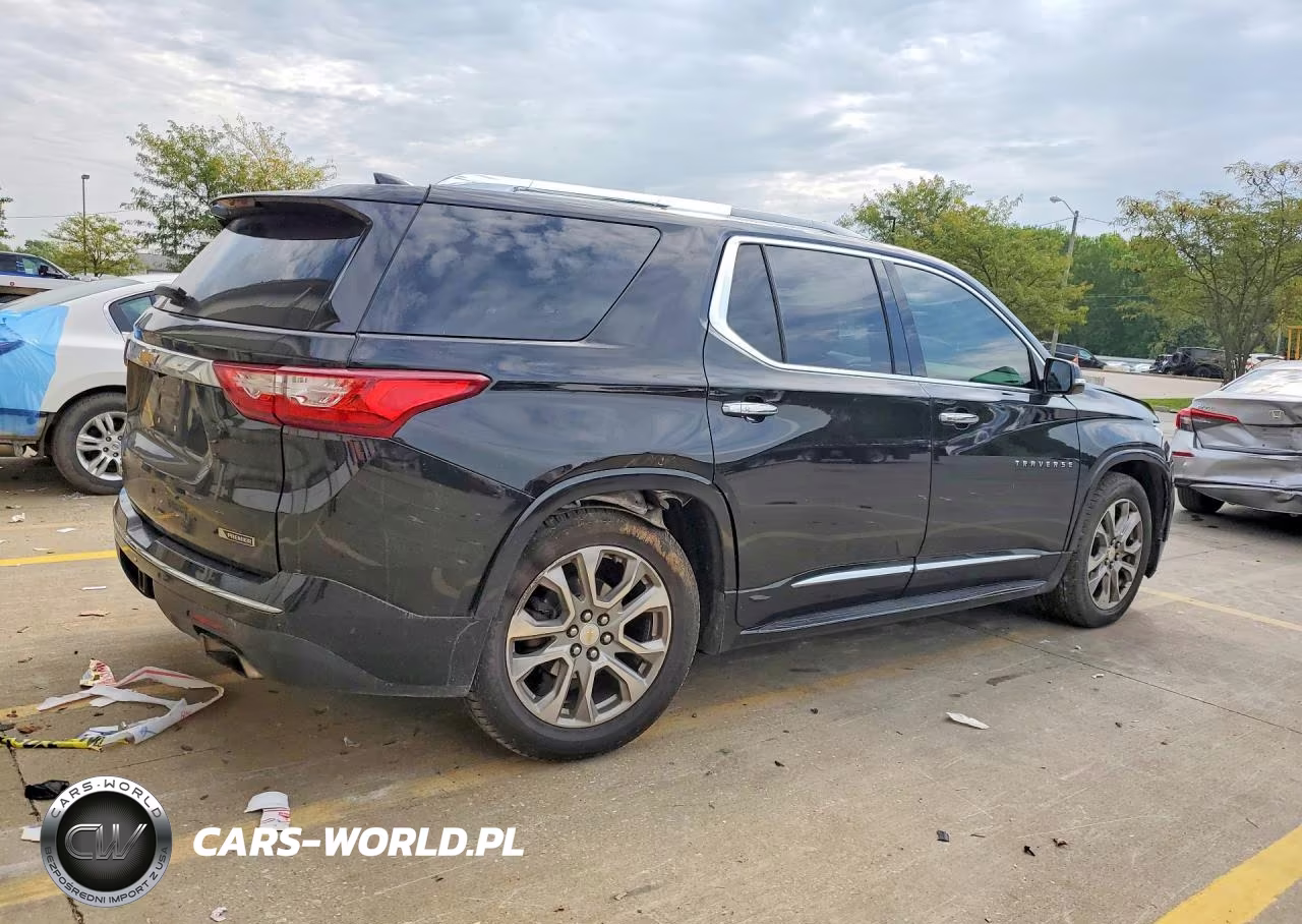 2018 Chevrolet Traverse Premier VIN:1GNEVJKW3JJ236062 - 3