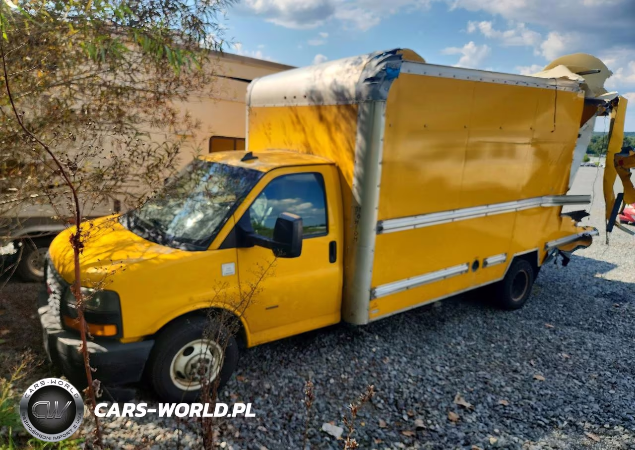 2018 GMC Savana Cutaway G3500 VIN:7GZ37TCG0JN901878 - 1