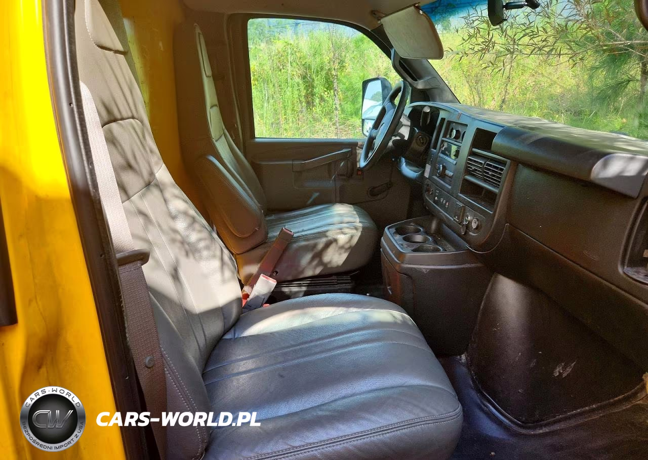 2018 GMC Savana Cutaway G3500 VIN:7GZ37TCG0JN901878 - 11