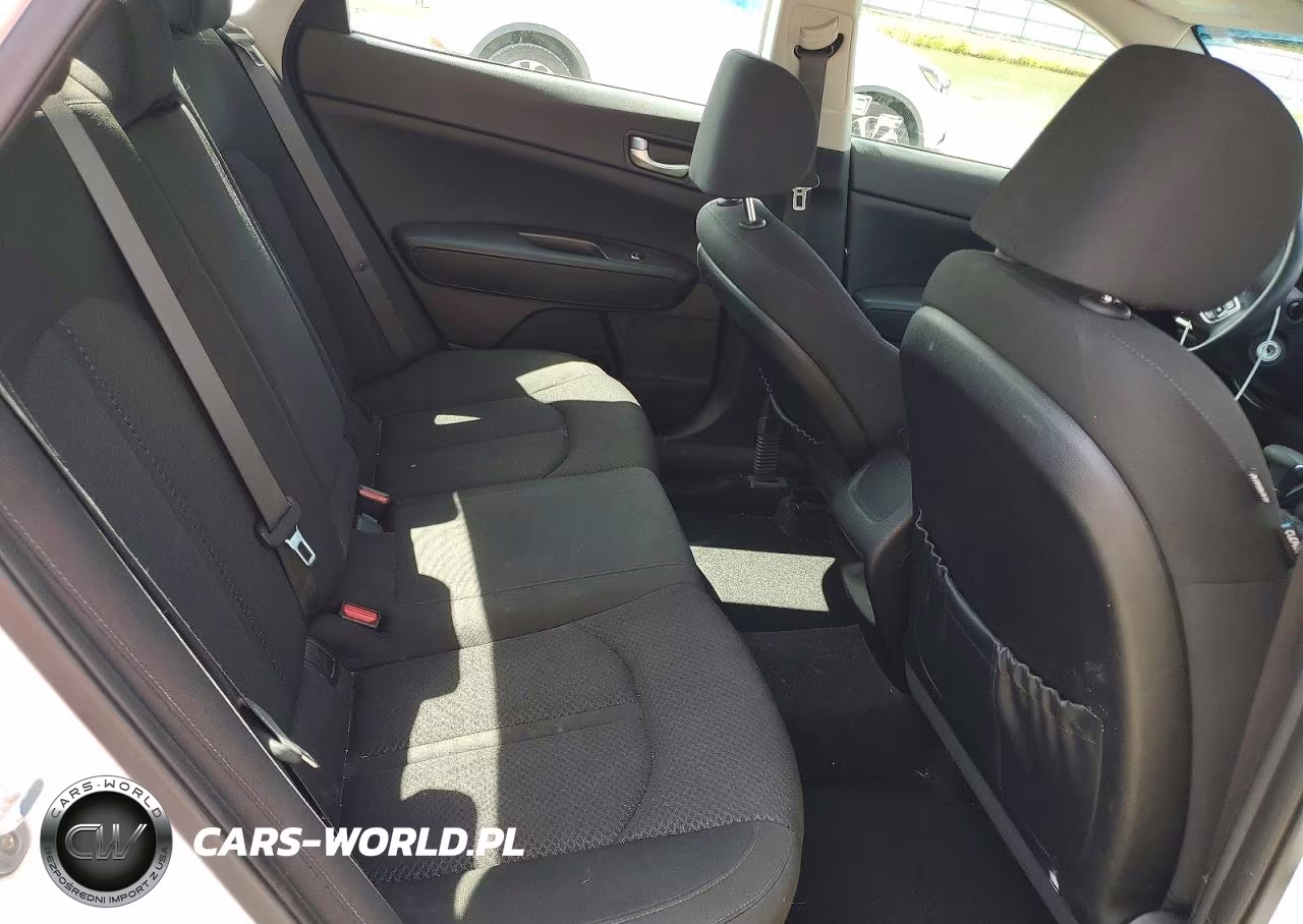 2016 Kia Optima Lx VIN:KNAGT4L33G5104625 - 10