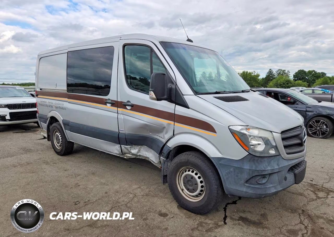 2015 Mercedes-Benz Sprinter 2500 Delivery Van VIN:WD3PE7DC9F5987684 - 4