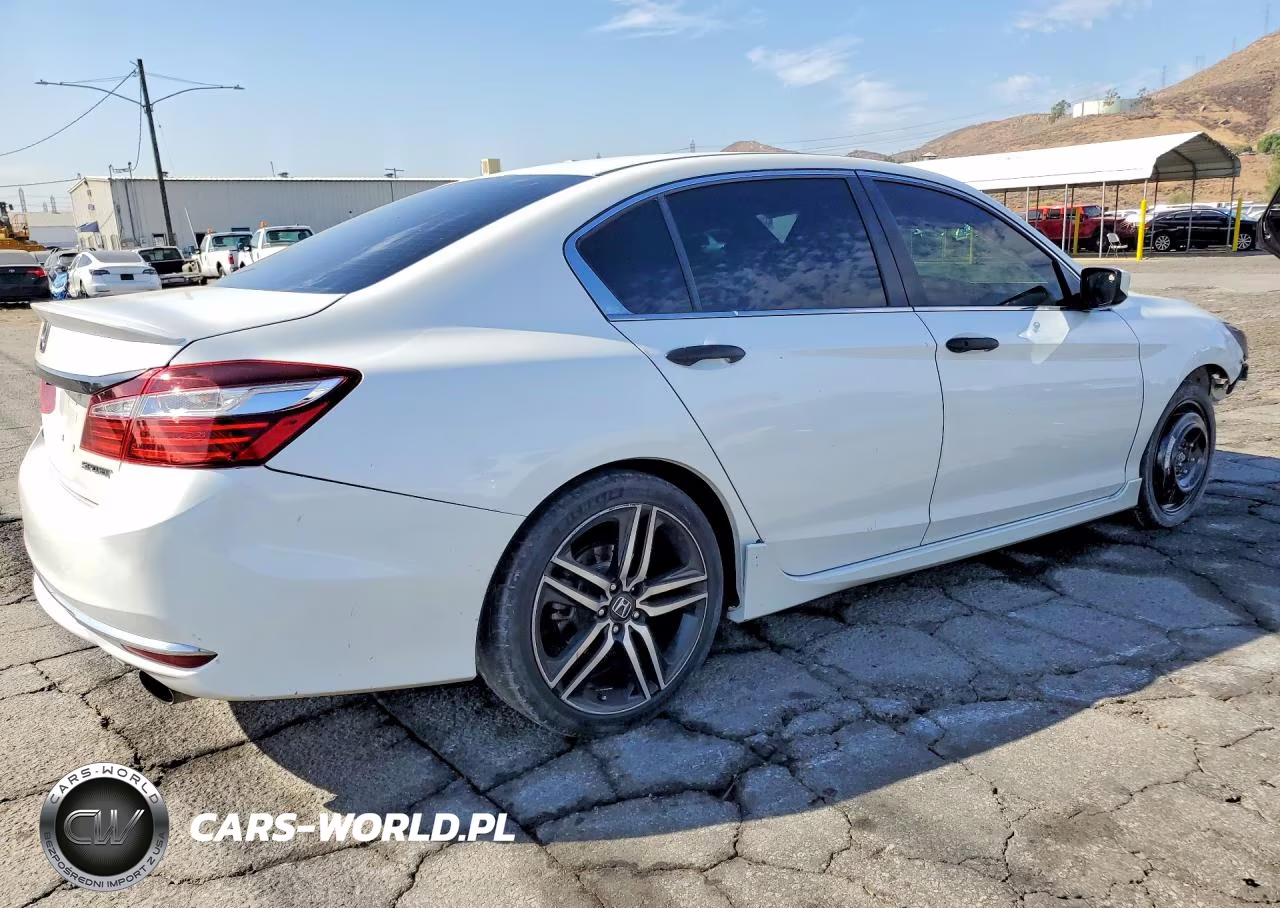 2017 Honda Accord Sport VIN:1HGCR2F64HA013853 - 3