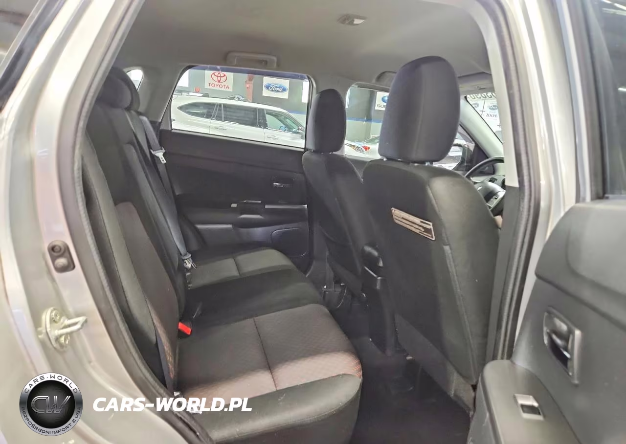 2018 Mitsubishi Outlander Sport Es VIN:JA4AP3AU9JZ001173 - 11