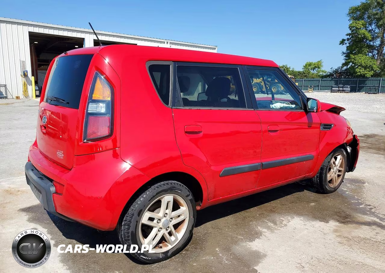 2010 Kia Soul + VIN:KNDJT2A27A7165673 - 3