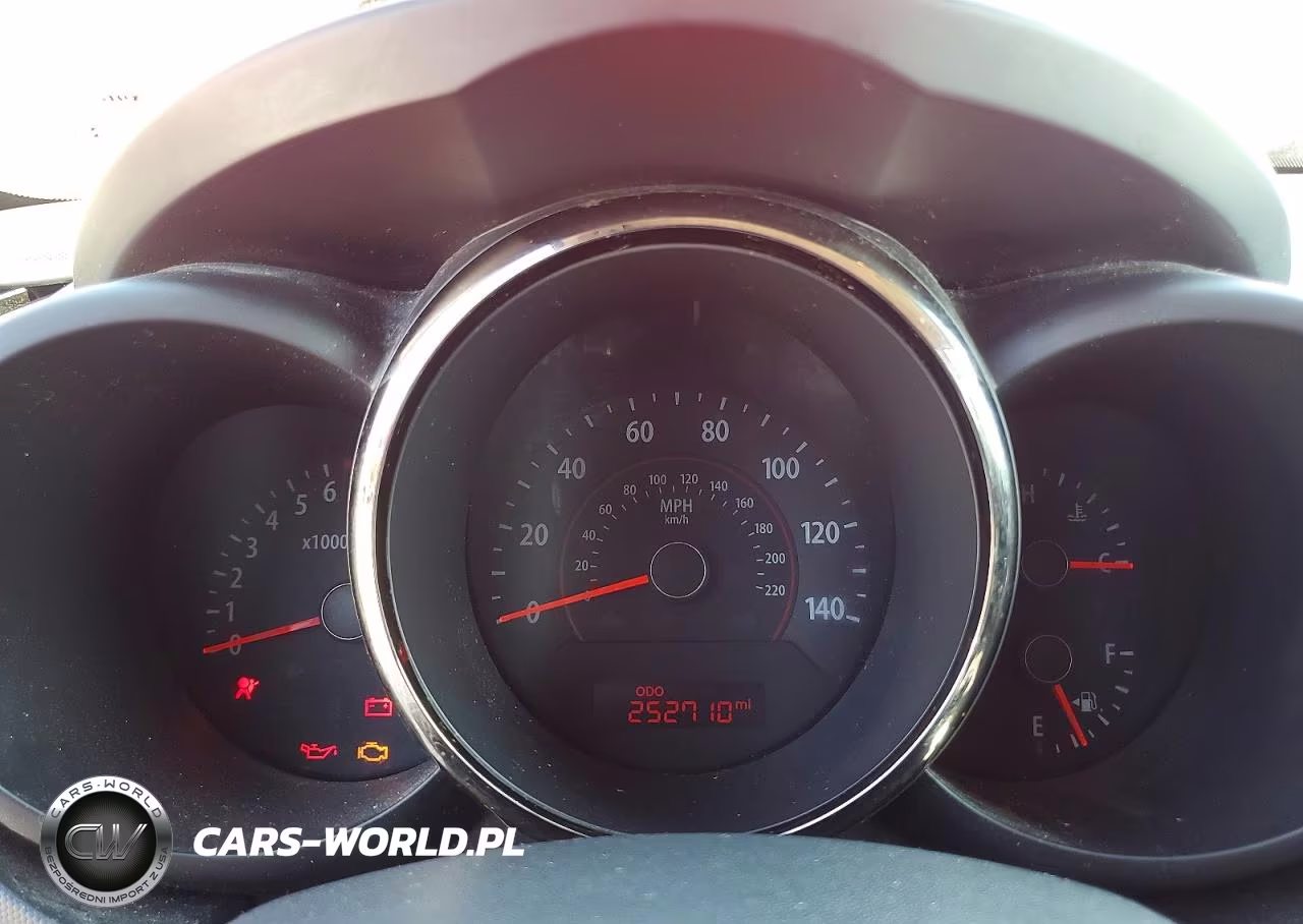 2010 Kia Soul + VIN:KNDJT2A27A7165673 - 9