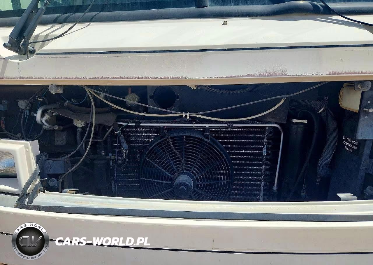 1993 Winnebago Vectra Camper VIN:1GBKP37N4P3302010 - 7
