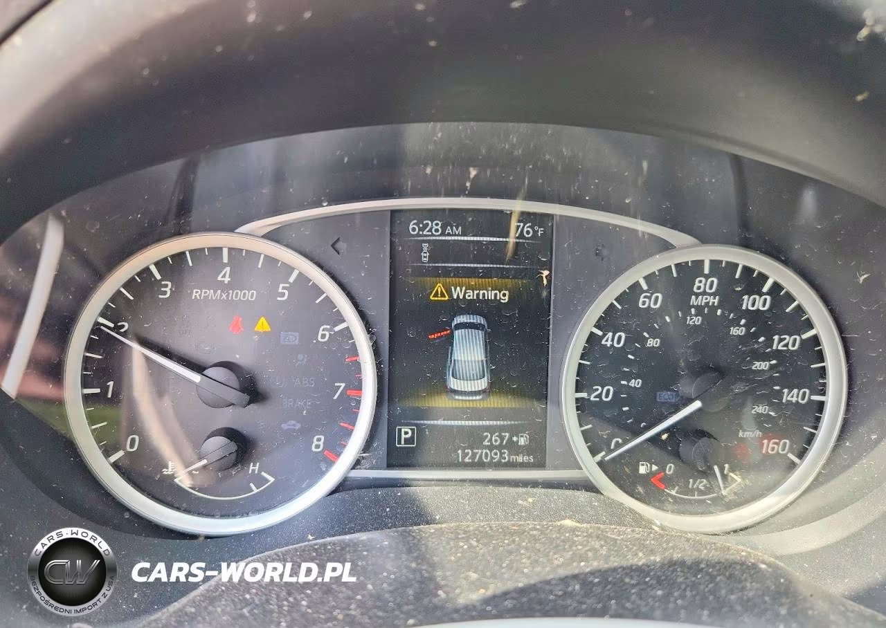 2018 Nissan Sentra S VIN:3N1AB7AP6JY342713 - 9