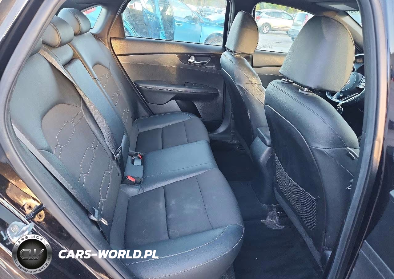2020 Kia Forte Gt Line VIN:3KPF34AD1LE150169 - 10
