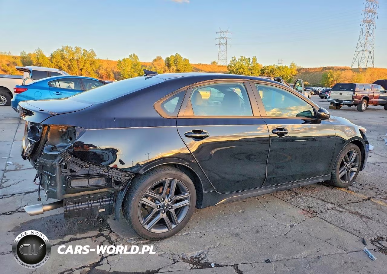 2020 Kia Forte Gt Line VIN:3KPF34AD1LE150169 - 3