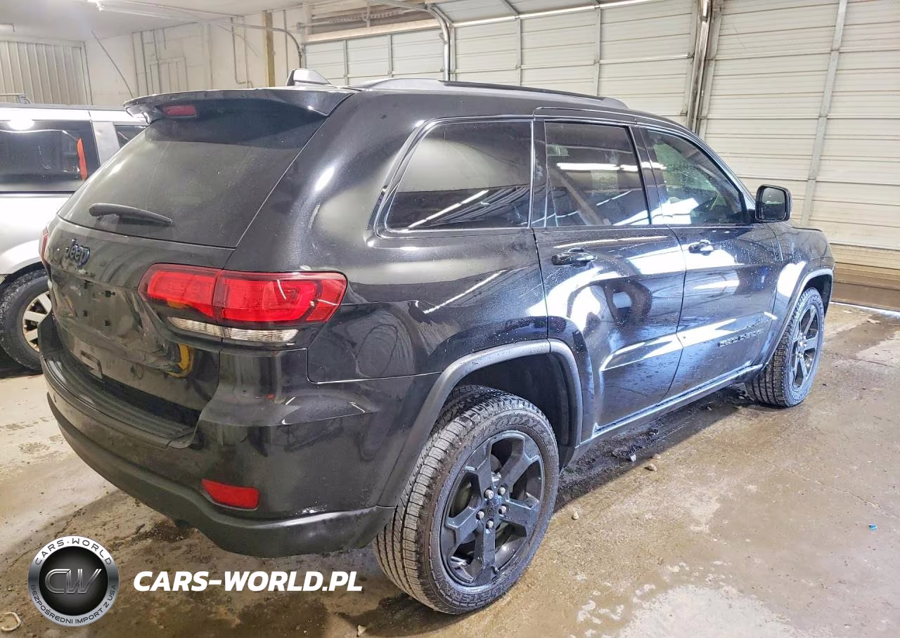 2018 Jeep Grand Cherokee Laredo VIN:1C4RJFAG5JC499252 - 3