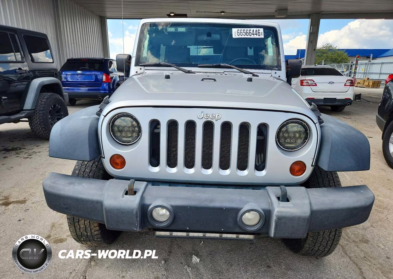 2010 Jeep Wrangler Unlimited Rubicon VIN:1J4BA6H18AL133962 - 5