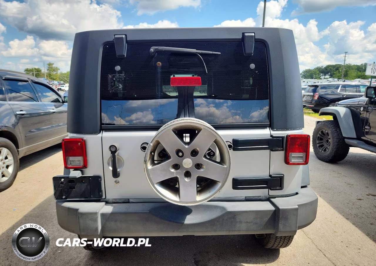 2010 Jeep Wrangler Unlimited Rubicon VIN:1J4BA6H18AL133962 - 6