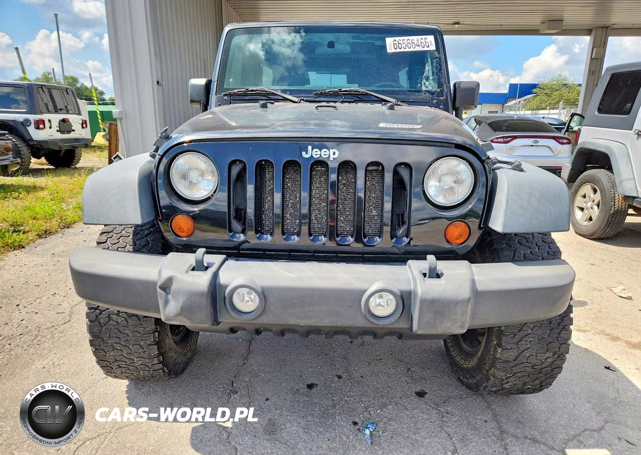2011 Jeep Wrangler Unlimited Sport VIN:1J4BA3H18BL637721 - 5