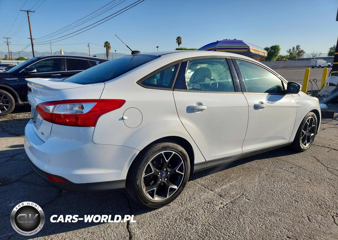 2013 Ford Focus Se VIN:1FADP3F29DL352978 - 3