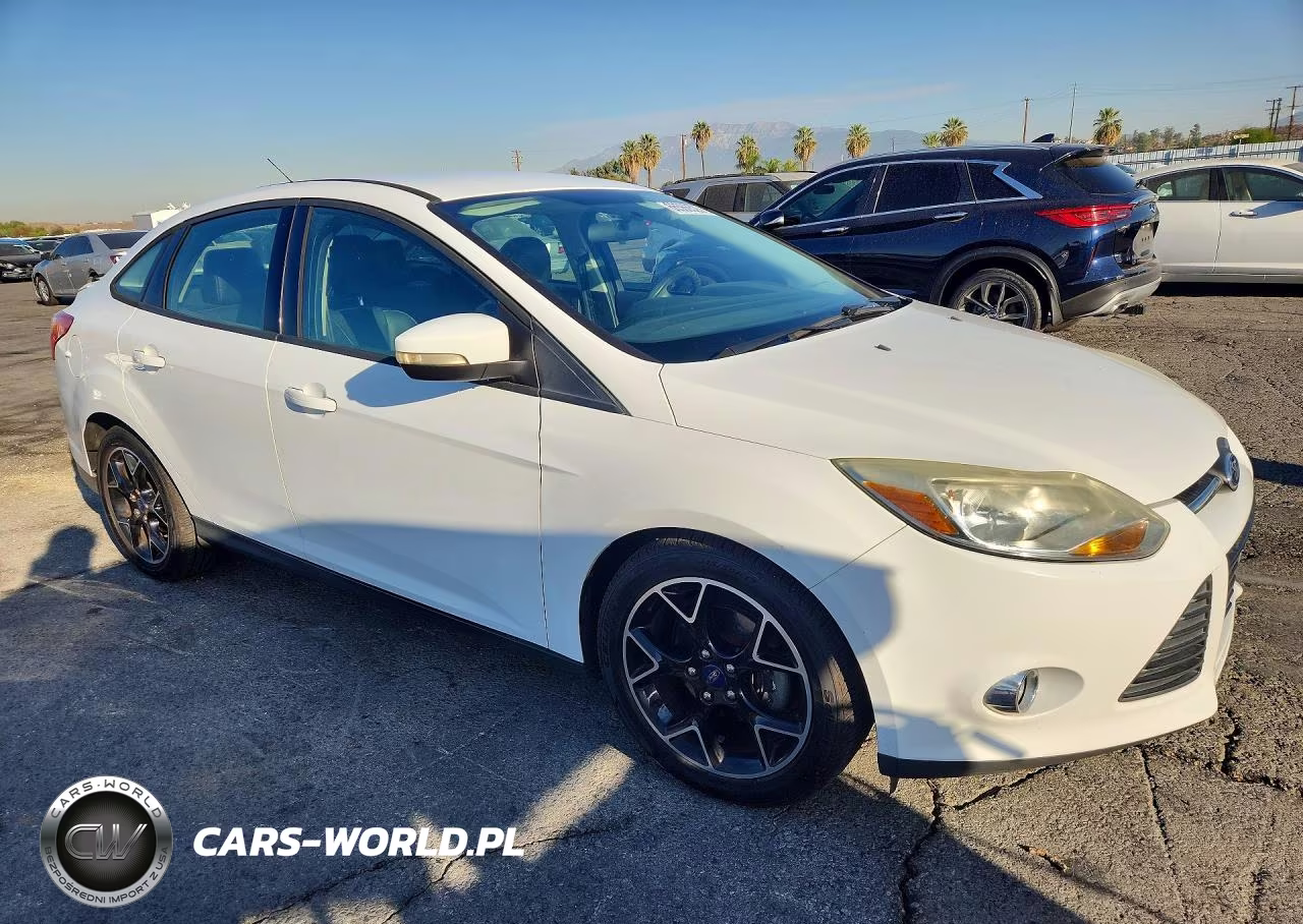 2013 Ford Focus Se VIN:1FADP3F29DL352978 - 4