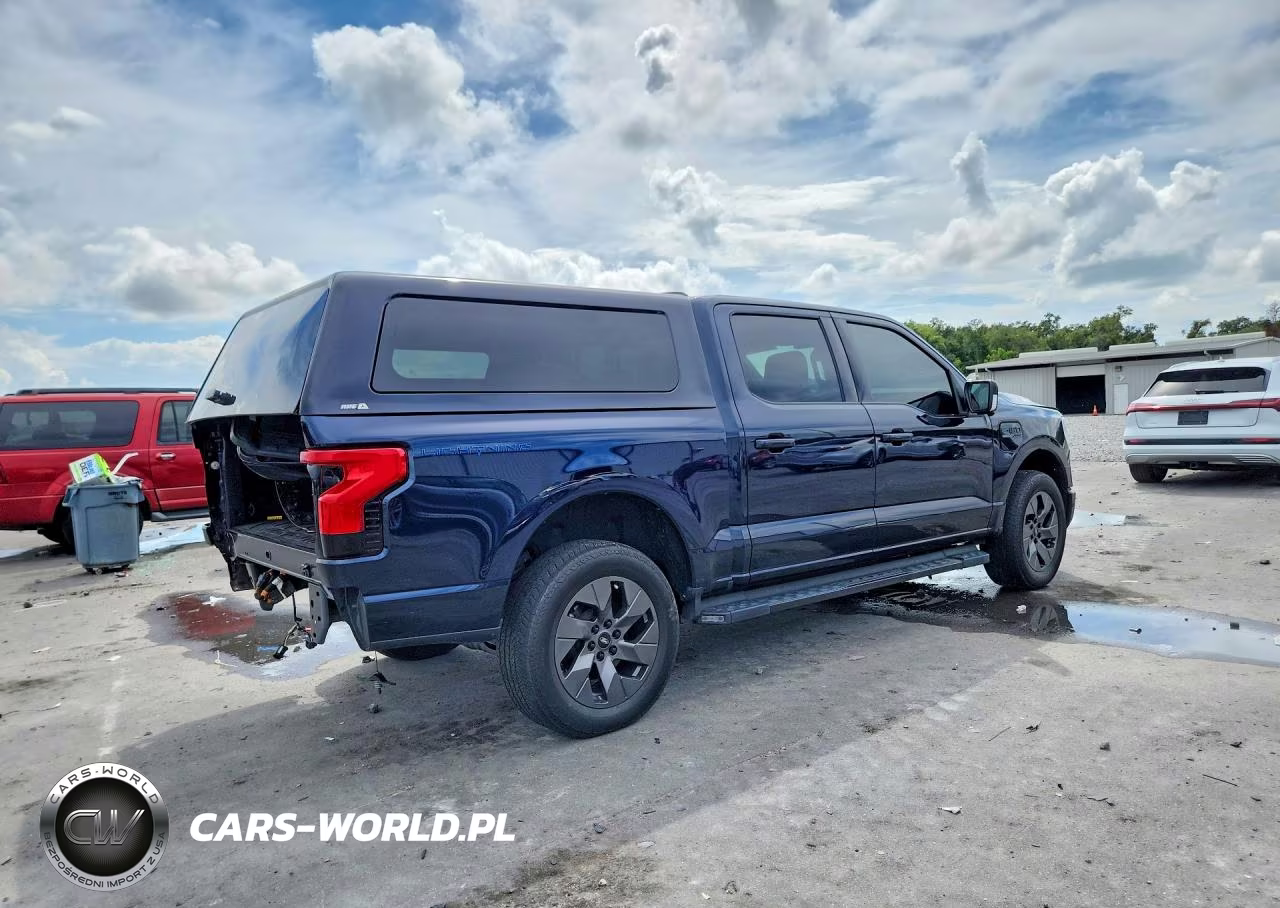 2023 Ford F150 Lightning Pro VIN:1FTVW1EV5PWG34474 - 3