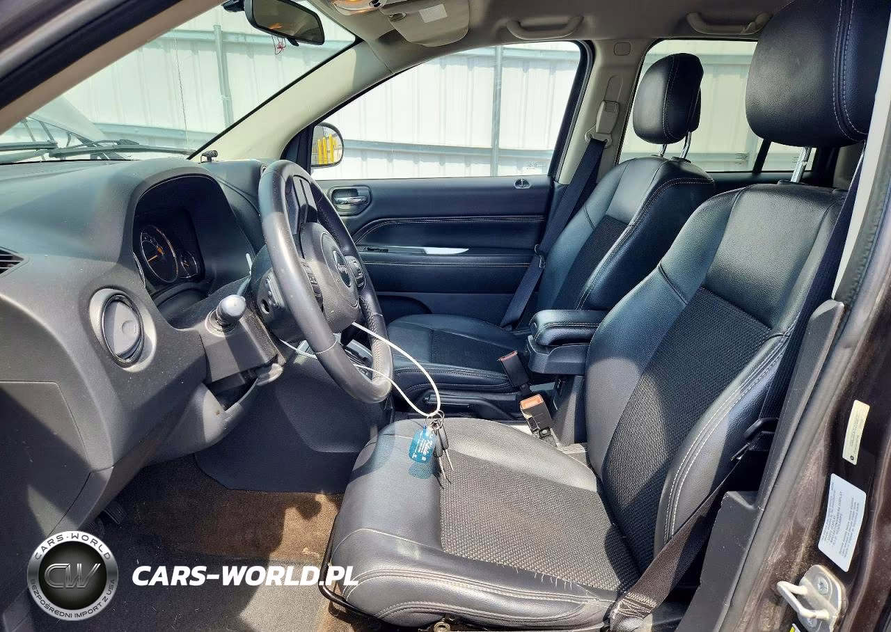 2014 Jeep Compass Latitude VIN:1C4NJDEB7ED759877 - 7