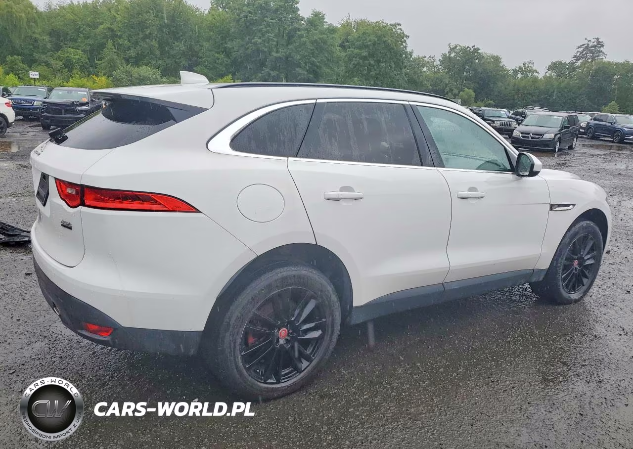 2018 Jaguar F-Pace Prestige VIN:SADCK2FX8JA272903 - 3