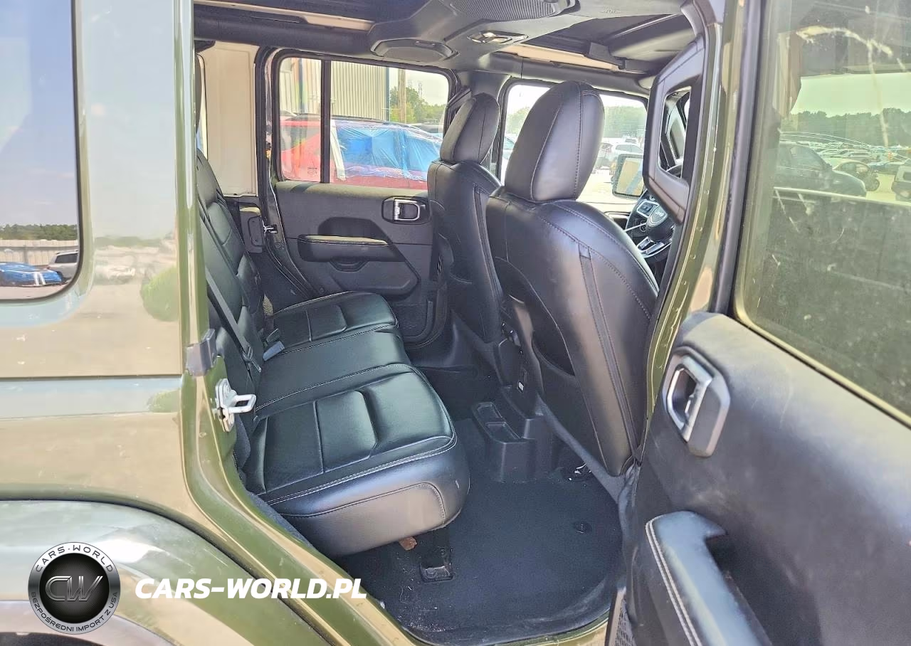 2020 Jeep Wrangler Unlimited Sahara VIN:1C4HJXEG9LW283630 - 11