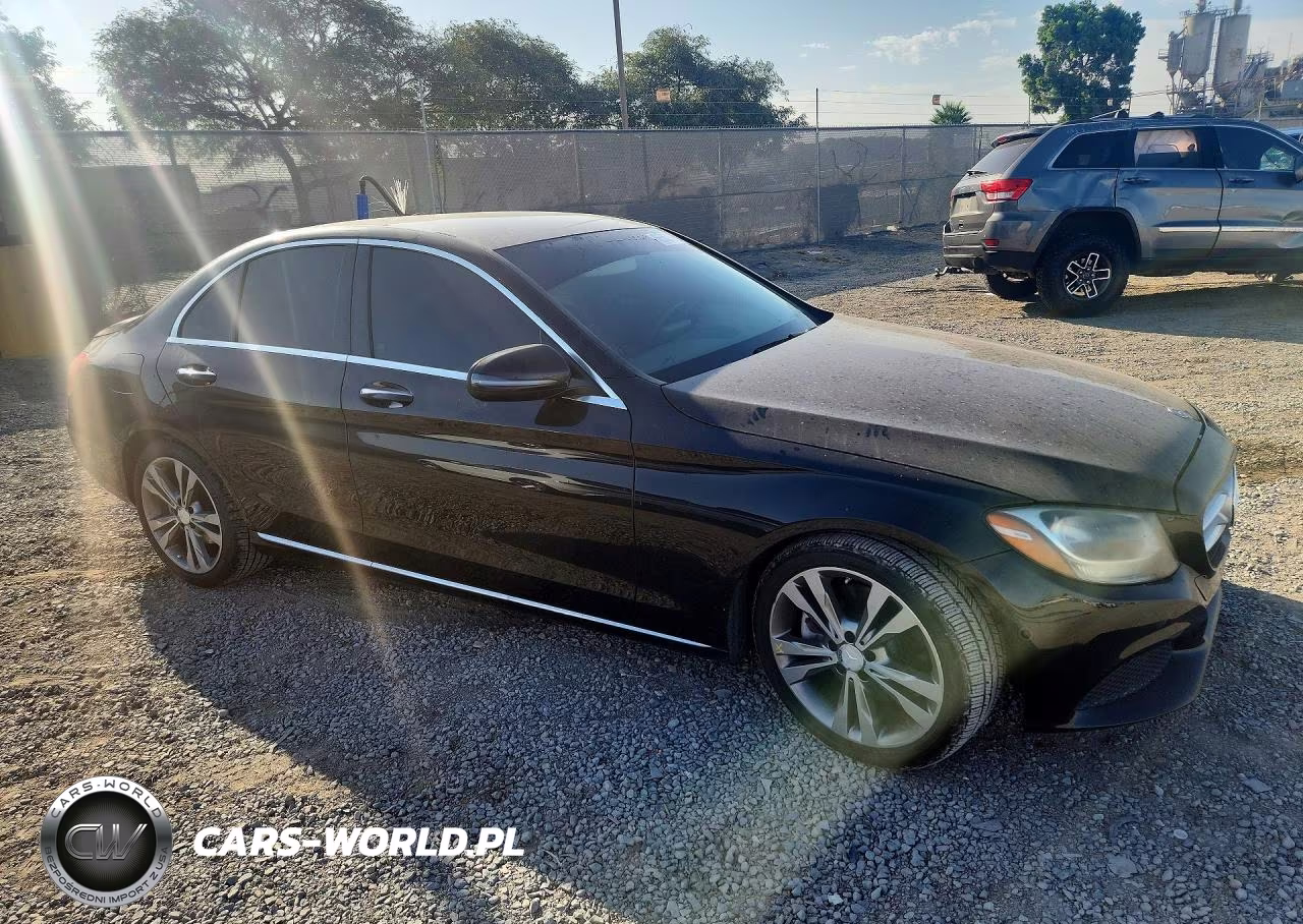 2016 Mercedes-Benz C 300 VIN:55SWF4JB4GU170985 - 4
