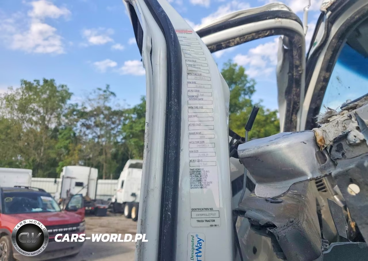 2020 Kenworth T680 Semi Truck VIN:1XKYD49X1LJ379107 - 11