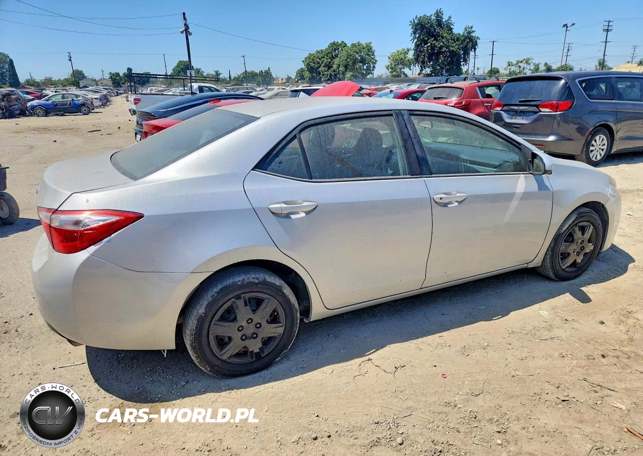 2015 Toyota Corolla L VIN:5YFBURHE8FP315242 - 3