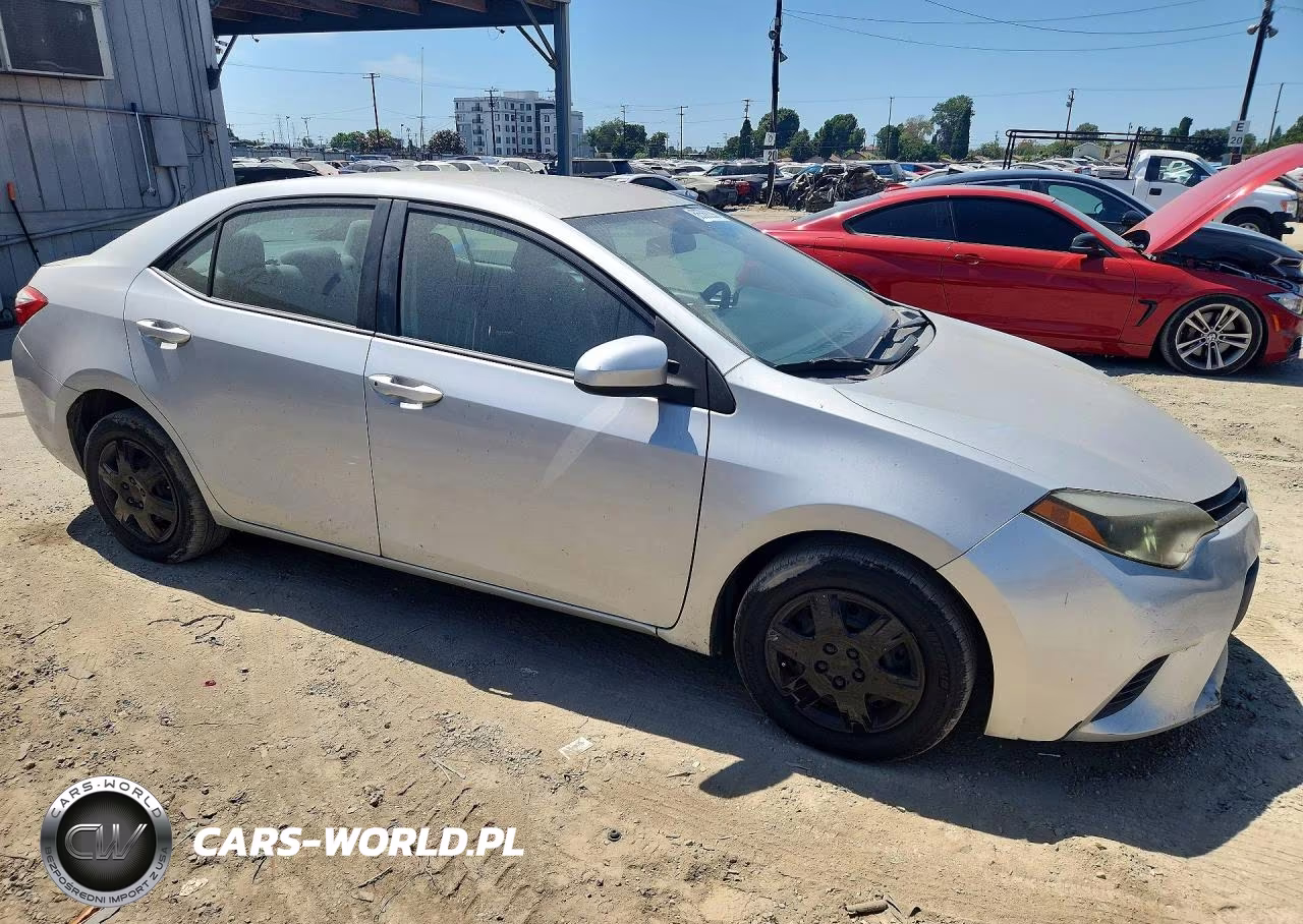2015 Toyota Corolla L VIN:5YFBURHE8FP315242 - 4