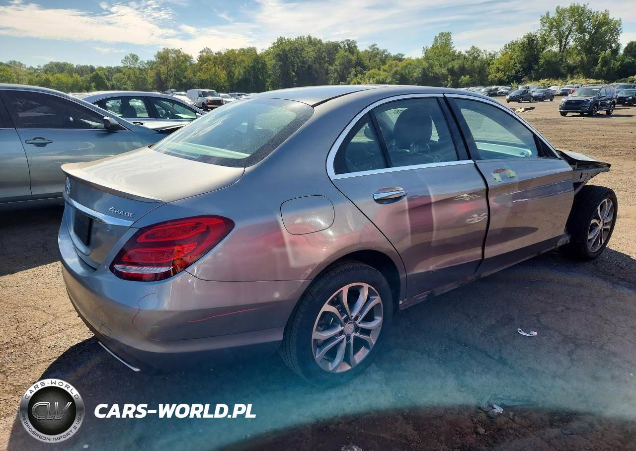 2015 Mercedes-Benz C 300 4Matic VIN:55SWF4KB9FU070832 - 3