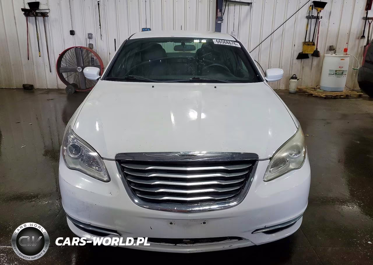 2014 Chrysler 200 Lx VIN:1C3CCBAB9EN204455 - 5
