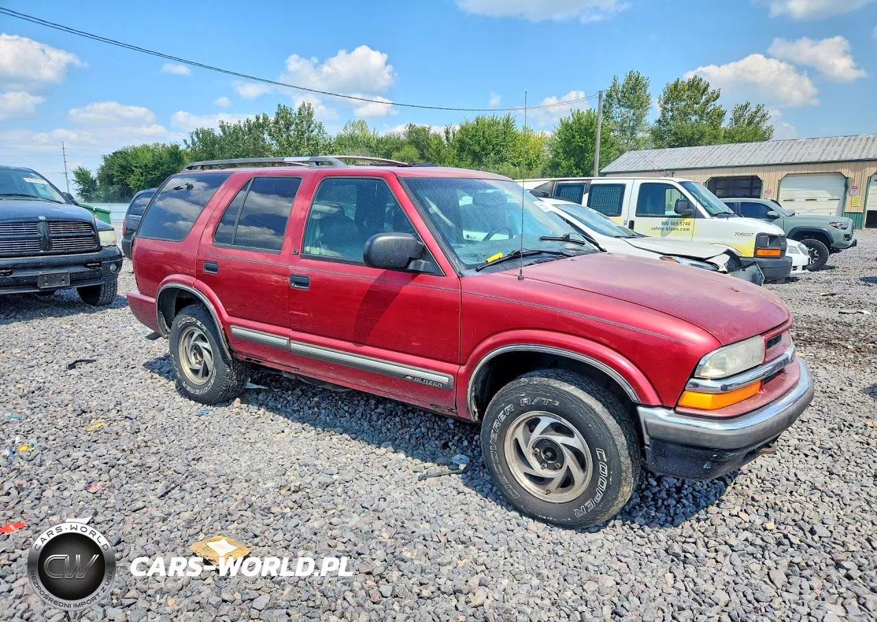 2000 Chevrolet Blazer VIN:1GNDT13W5Y2380684 - 4