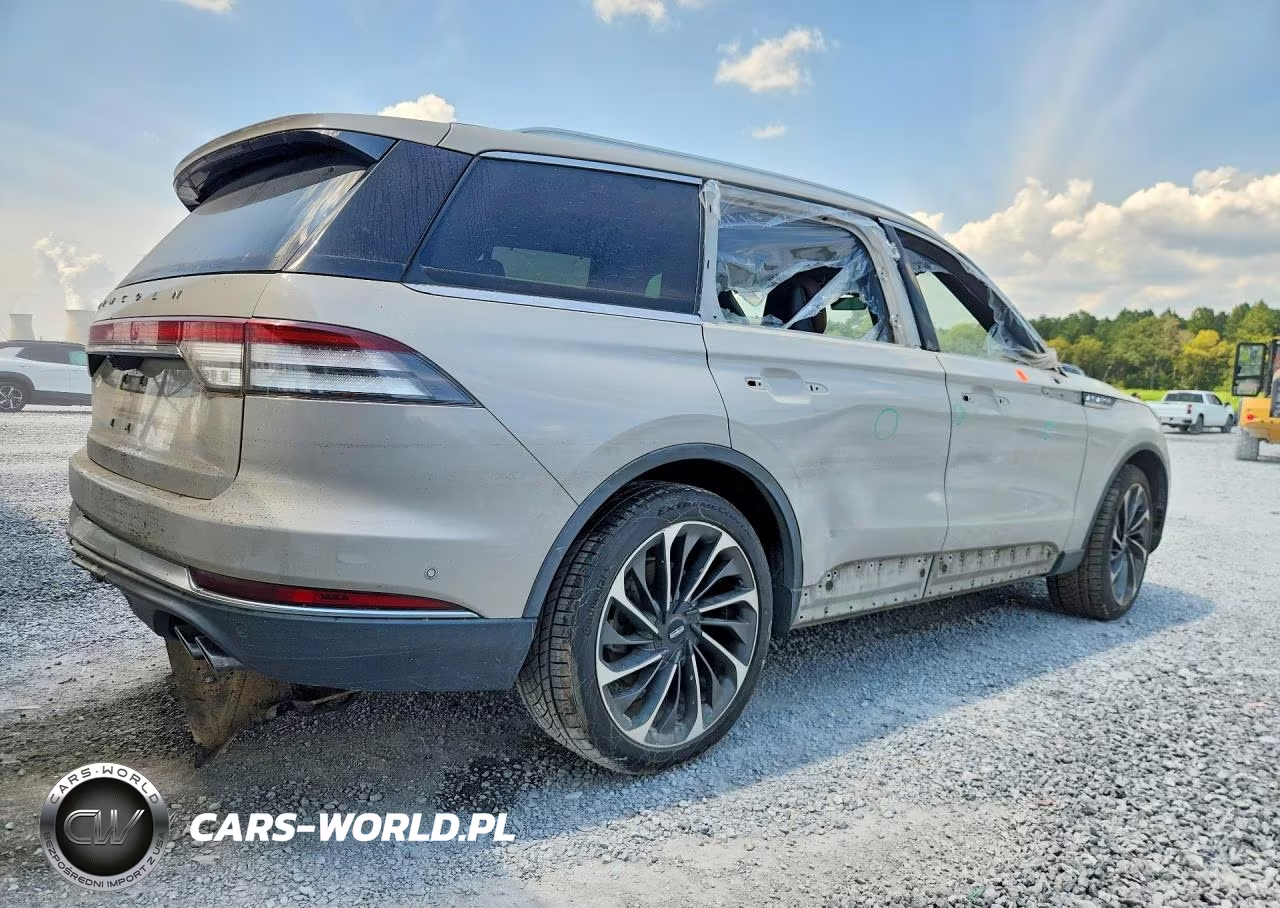 2020 Lincoln Aviator Reserve VIN:5LM5J7XC3LGL24642 - 3