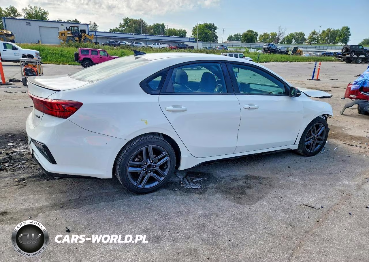2020 Kia Forte Gt Line VIN:3KPF34AD5LE195678 - 3