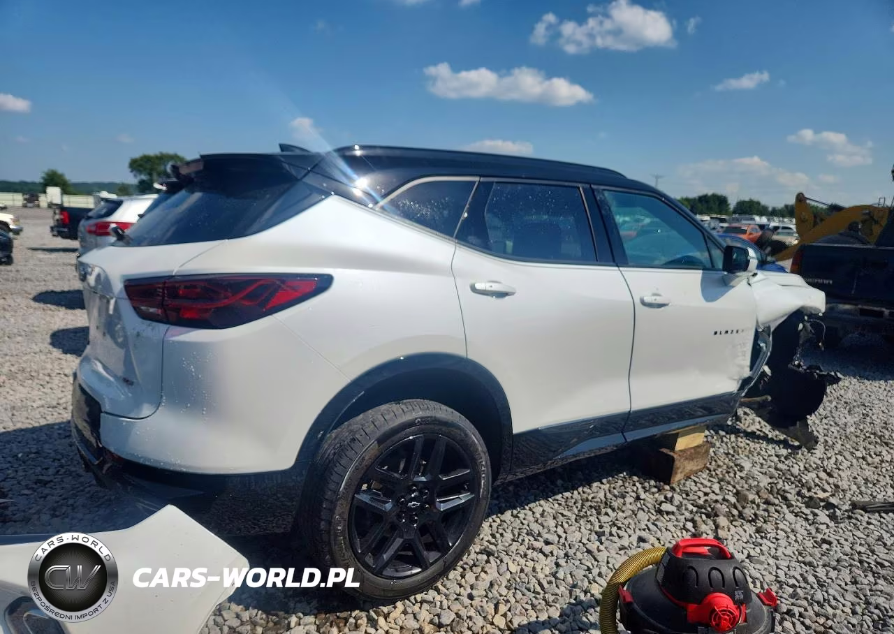 2023 Chevrolet Blazer Rs VIN:3GNKBERS6PS204736 - 3