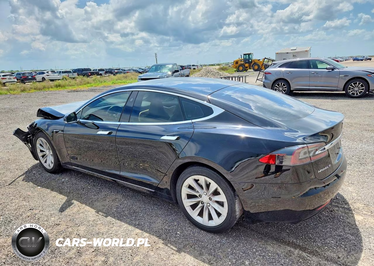2017 Tesla Model S VIN:5YJSA1E13HF184585 - 2