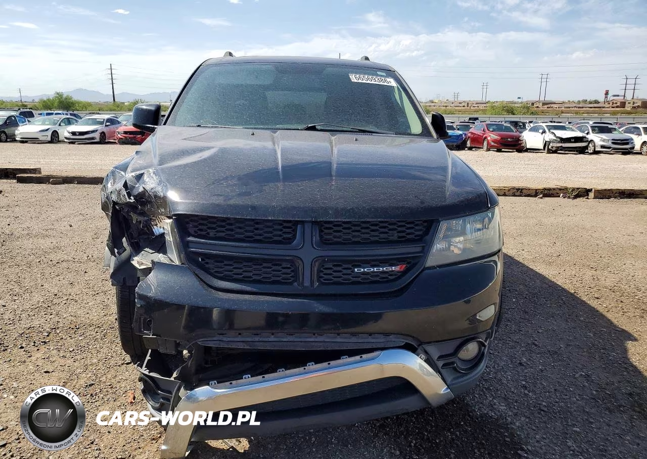 2017 Dodge Journey Crossroad VIN:3C4PDCGG2HT555618 - 5