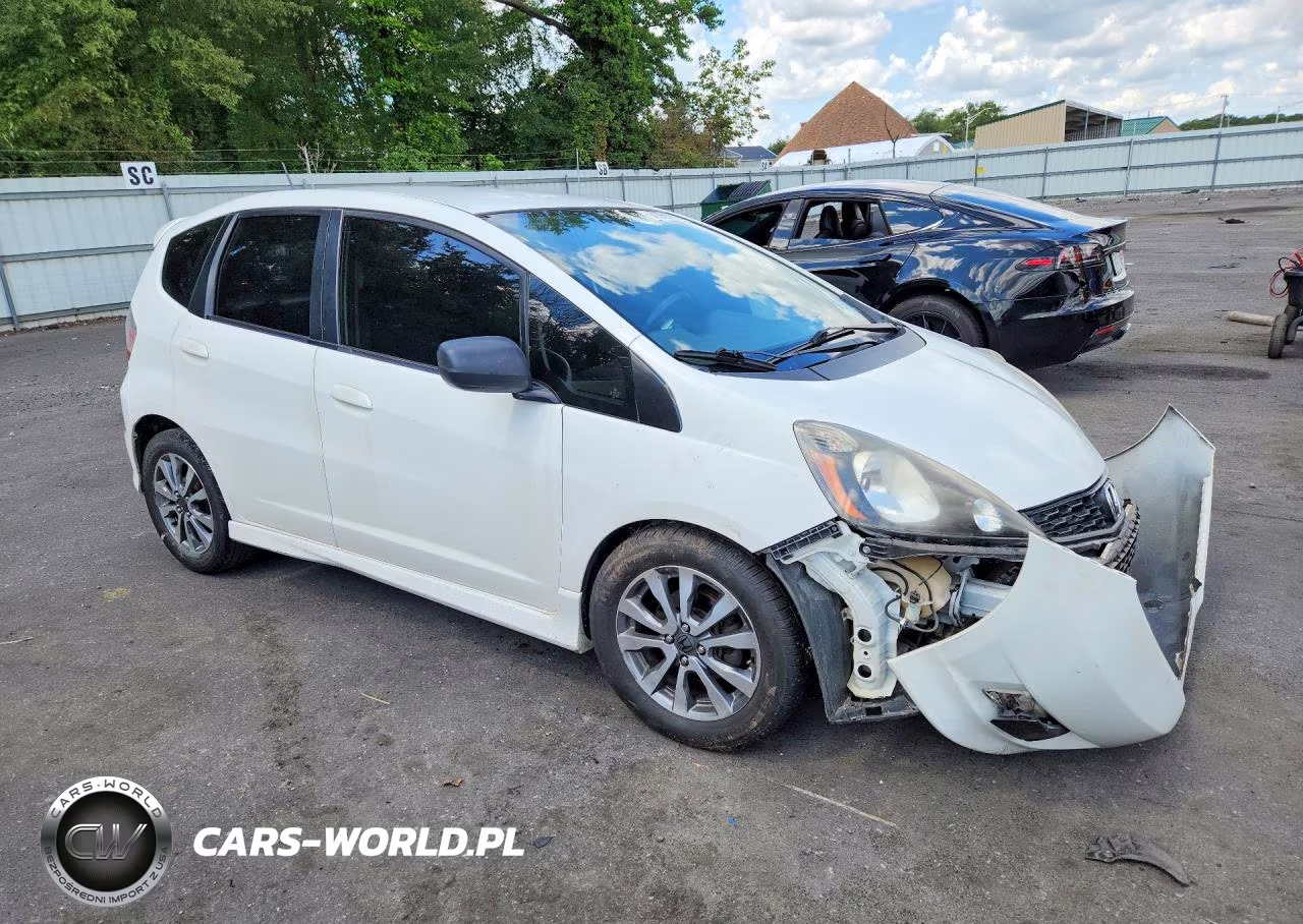 2012 Honda Fit Sport VIN:JHMGE8H52CC008777 - 4