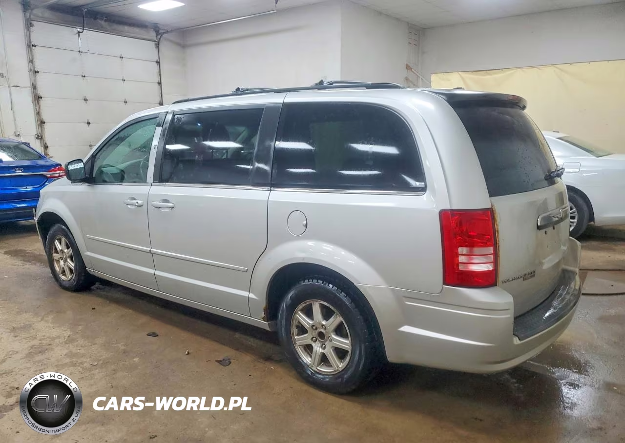 2008 Chrysler Town & Country Touring VIN:2A8HR54P18R746965 - 2