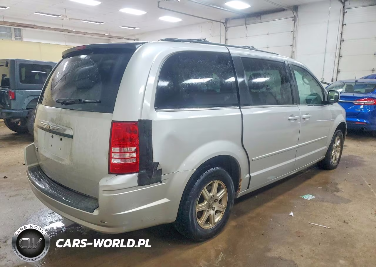 2008 Chrysler Town & Country Touring VIN:2A8HR54P18R746965 - 3