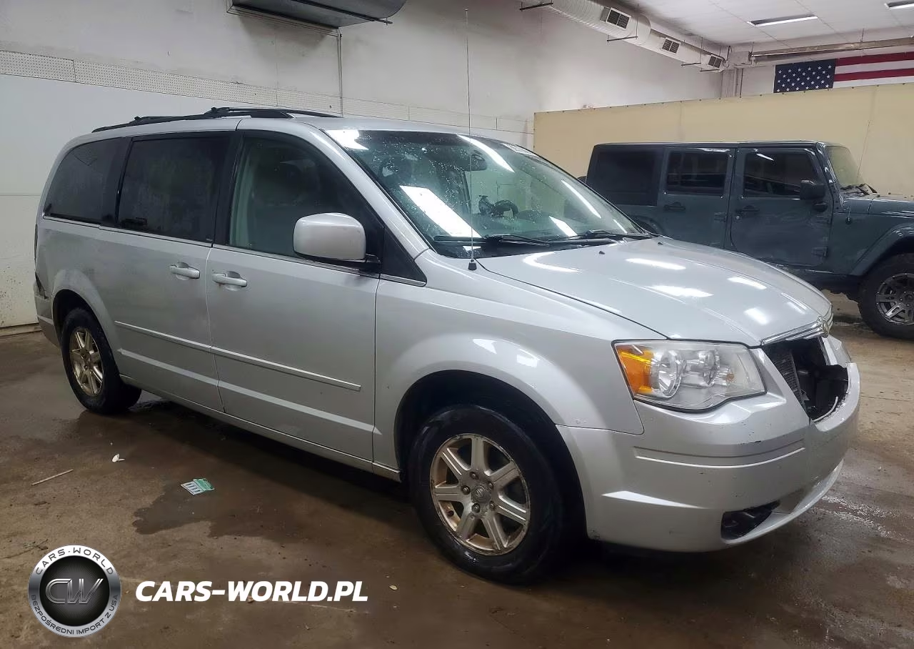 2008 Chrysler Town & Country Touring VIN:2A8HR54P18R746965 - 4