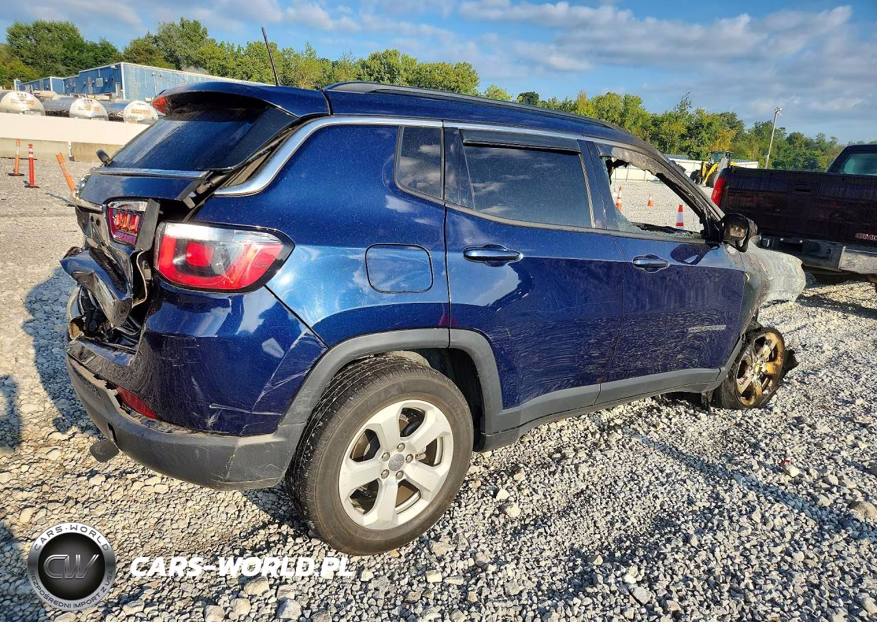 2019 Jeep Compass Latitude VIN:3C4NJDBB8KT674895 - 3