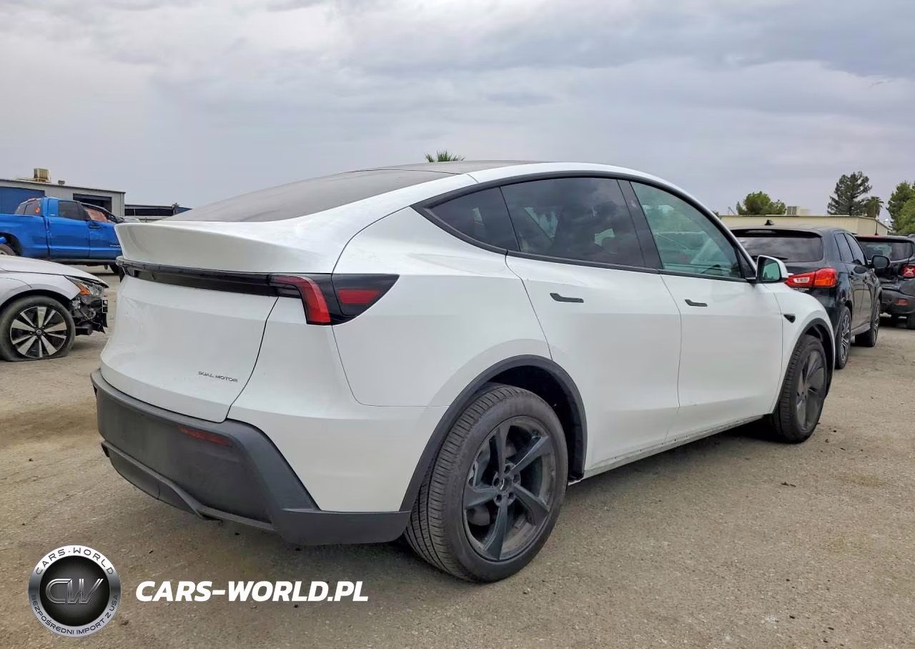 2026 Tesla Model Y VIN:7SAYGDEE7TA663341 - 3