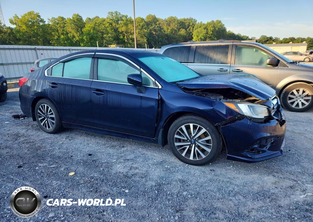 2018 Subaru Legacy 2.5I Premium VIN:4S3BNAD60J3039119 - 4