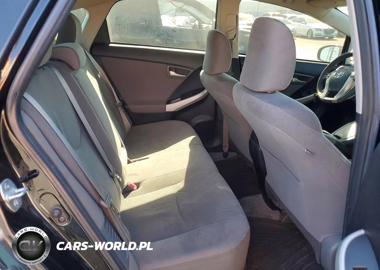 2014 Toyota Prius Two VIN:JTDKN3DU9E1765377 - 10