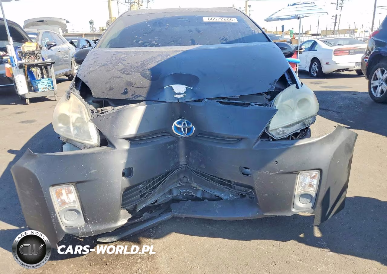 2014 Toyota Prius Two VIN:JTDKN3DU9E1765377 - 5