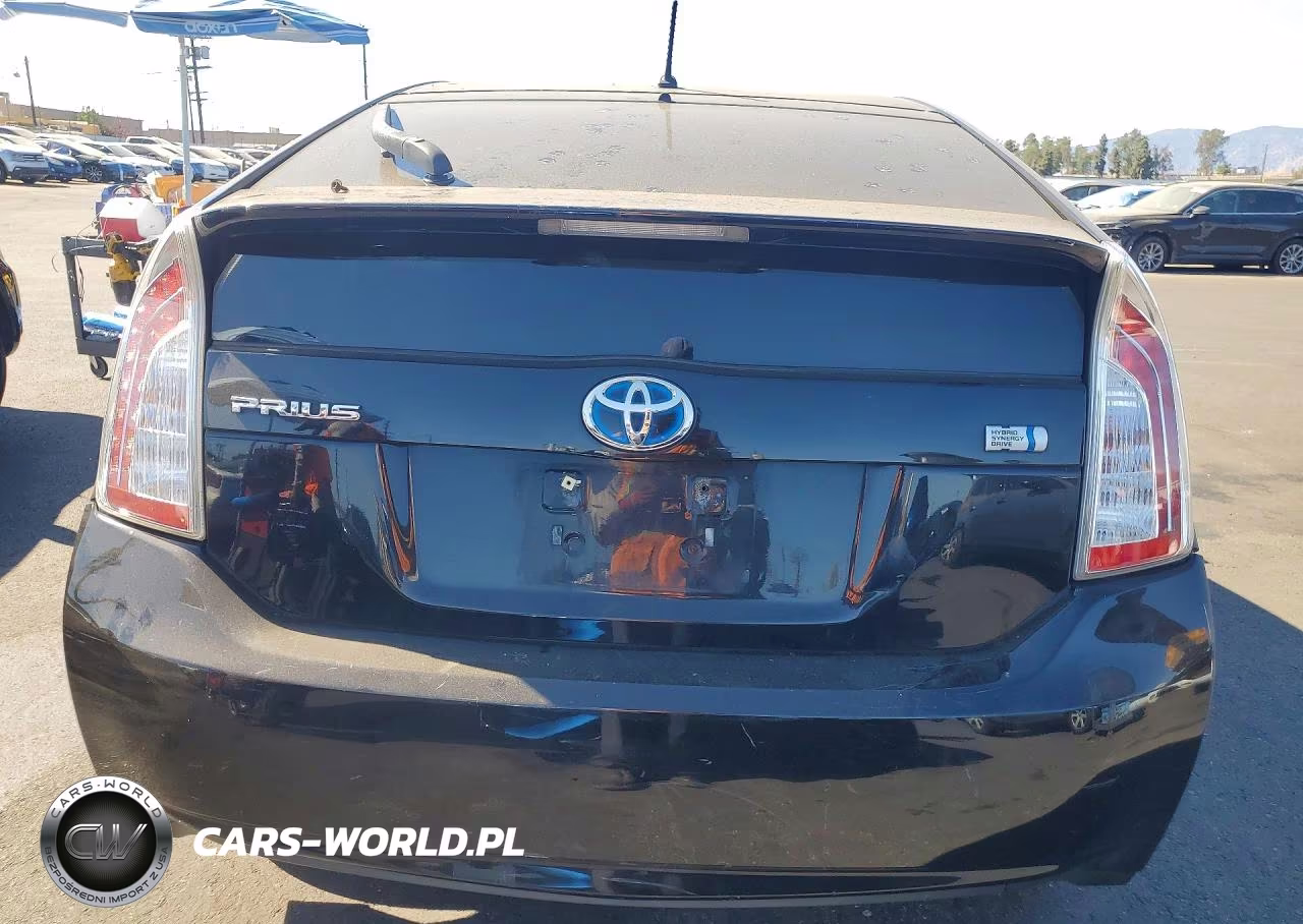 2014 Toyota Prius Two VIN:JTDKN3DU9E1765377 - 6