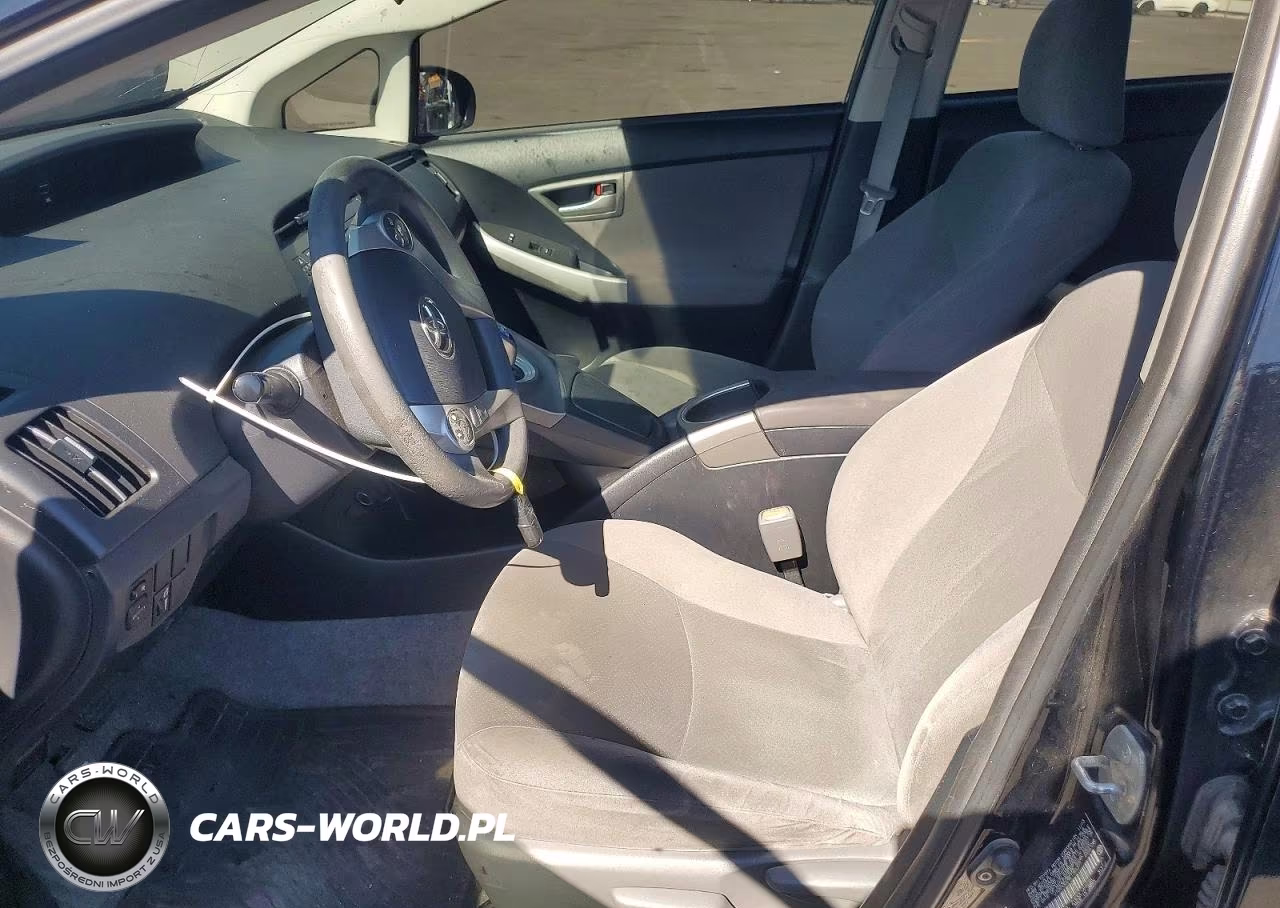2014 Toyota Prius Two VIN:JTDKN3DU9E1765377 - 7