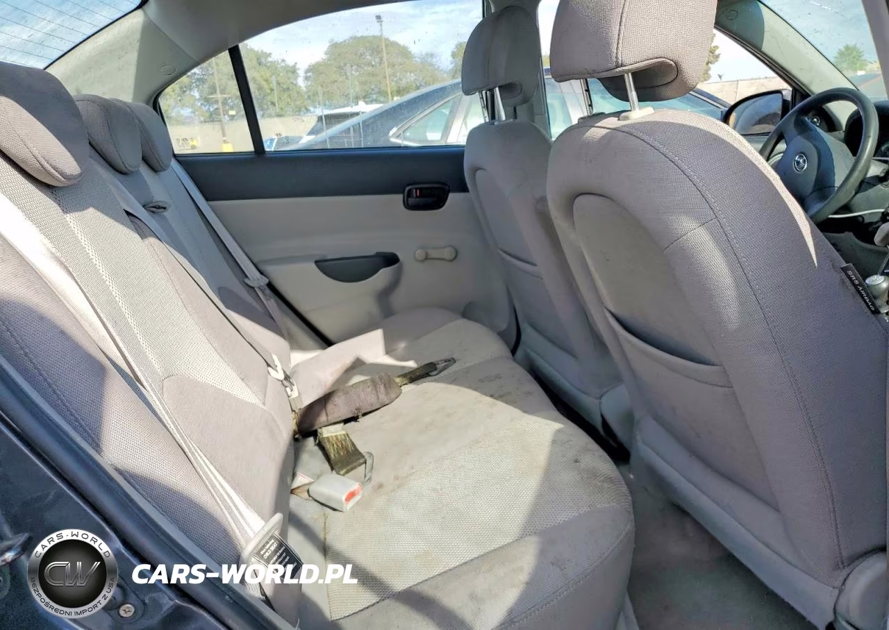 2007 Hyundai Accent Gls VIN:KMHCN46C97U141851 - 10