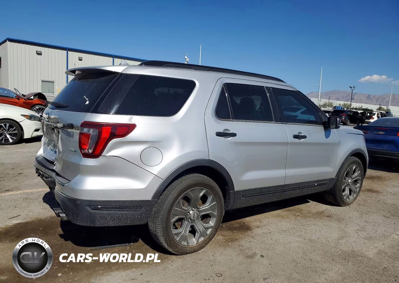 2018 Ford Explorer Sport VIN:1FM5K8GT5JGB56831 - 3