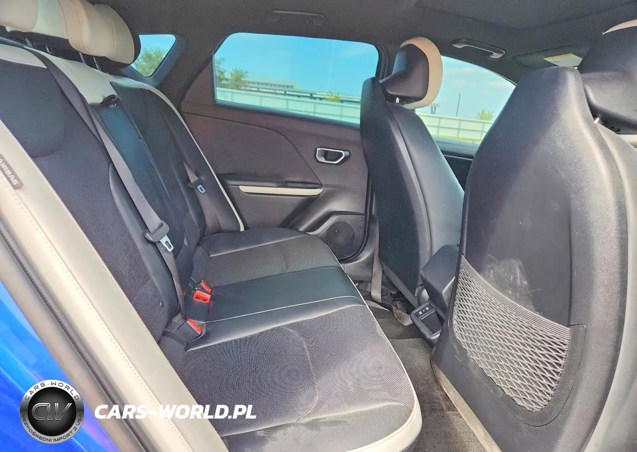 2025 Kia K4 Gt Line VIN:3KPFW4DE4SE183385 - 10