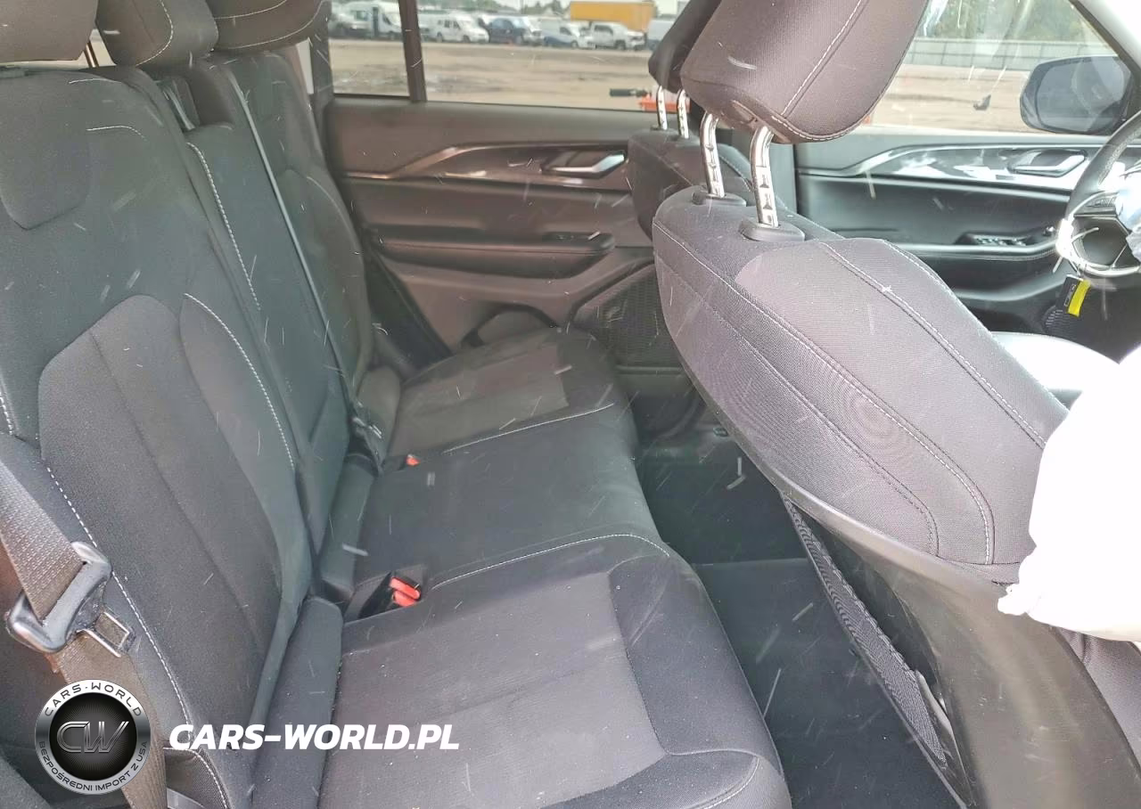 2023 Jeep Grand Cherokee Laredo VIN:1C4RJHAG9PC520236 - 11